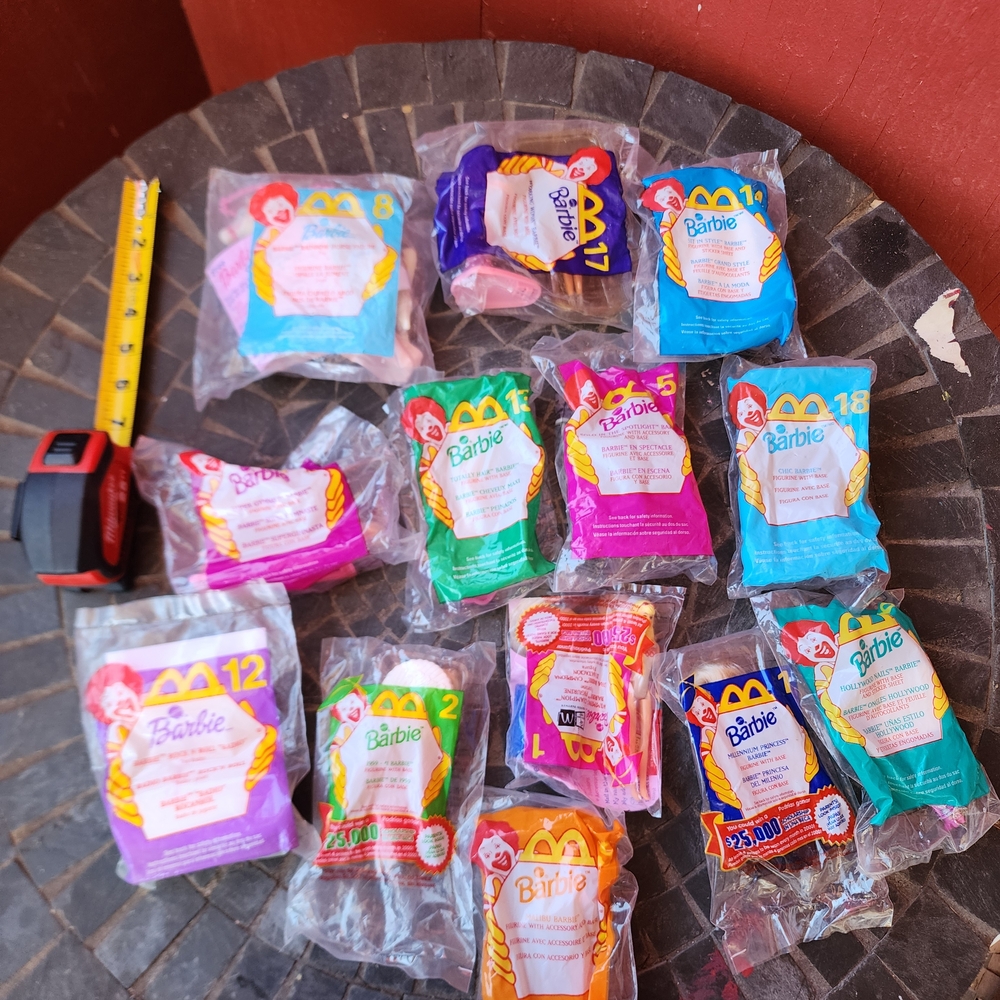 13 Piece Barbie Mini Dolls  - Multicolor